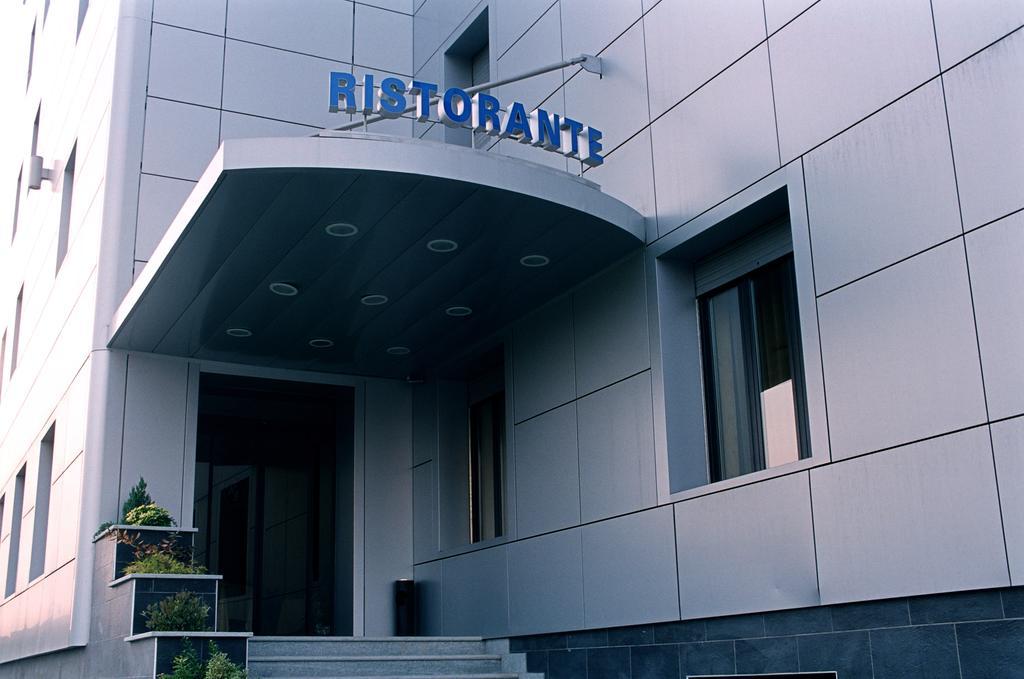 Hotel Italia Carmagnola Exterior photo